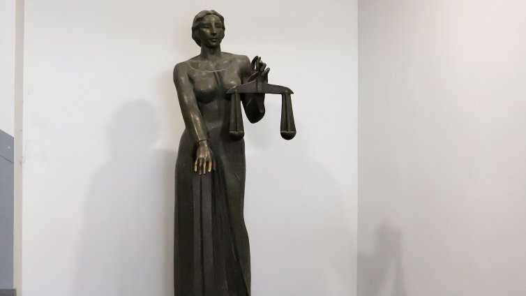 Съдия е осъден условно за получени подкупи от 10 000 лева