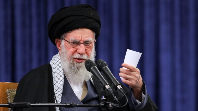 Иранския президент заяви, че убийството на Хаменей е открито обявяване на война