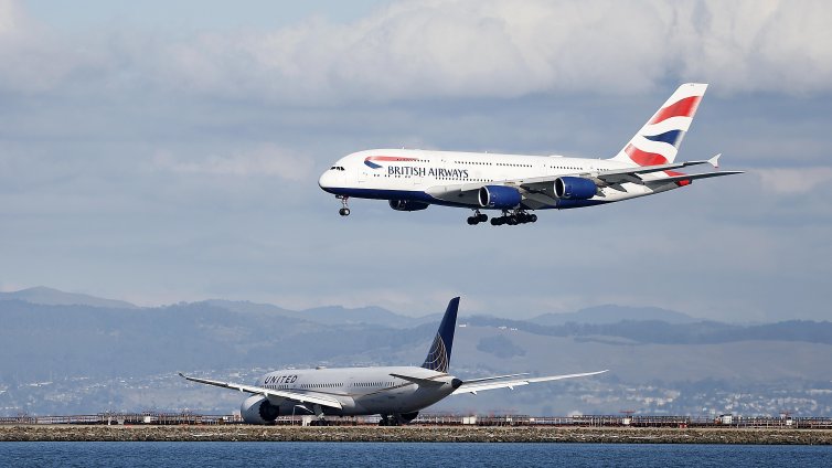 Пътник се качи на полет на British Airways без паспорт, билет и бордна карта