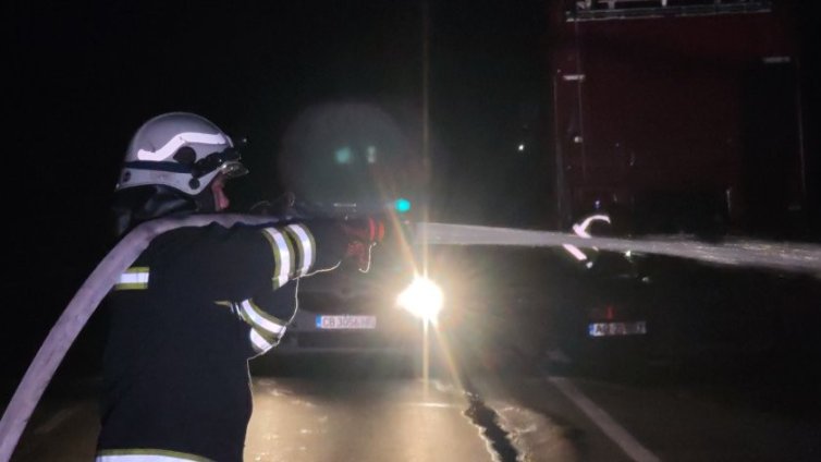 Камион с гуми пламна на пътя София &ndash; Бургас край Гурково