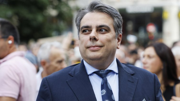 Асен Василев предупреждава: Очаквайте драматично увеличение на цените