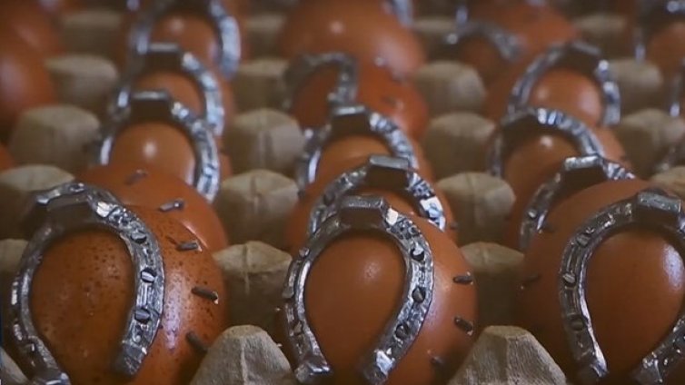 В Босна и Херцеговина не боядисват, а подковават яйца за Великден