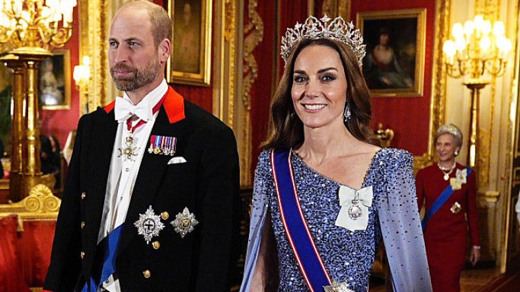 Четири корони в британското кралско семейство носят нещастие, кои са те?