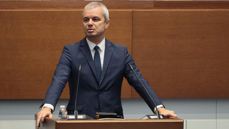 Костадинов: Управляващите ще откраднат рафинерията “Лукойл”
