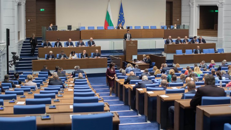 НС реши: Продажба на “Лукойл“ само след решение на МС при положително становище на ДАНС