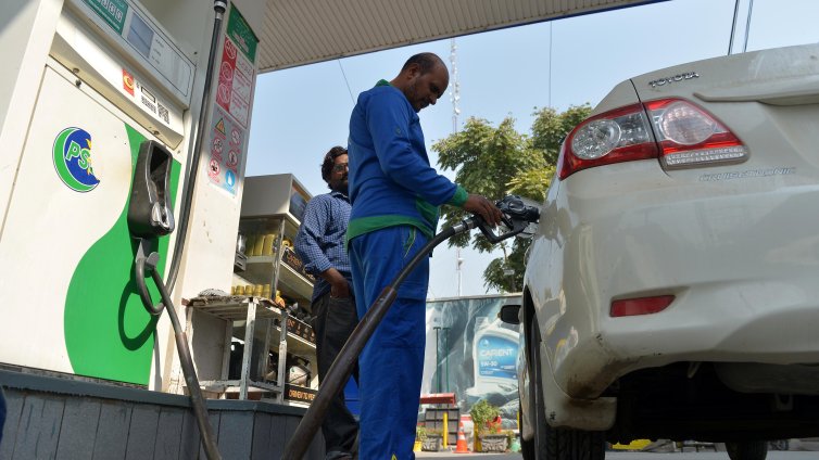 Излишъкът на петрол отваря път за нови санкции на Тръмп срещу Русия