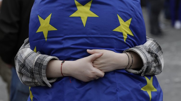 Огромна част от европейците подкрепят ЕС да удари САЩ с ответни мита 