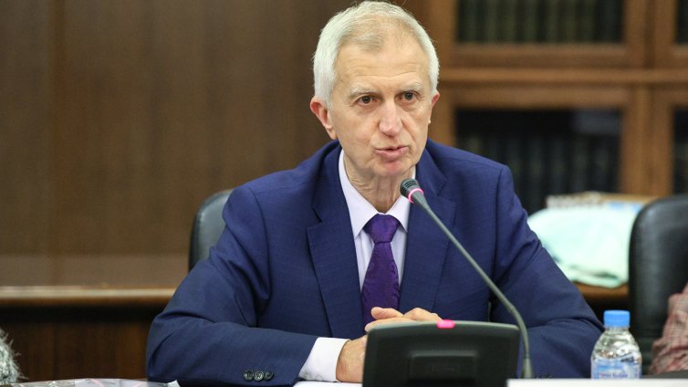 Проф. Пламен Панайотов: Паралели между царя и Радев не са много удачни