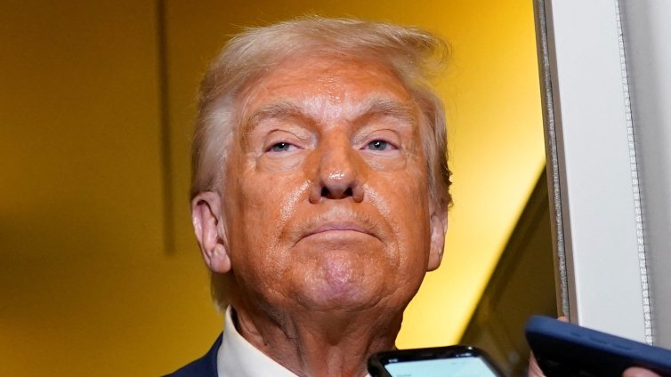 Тръмп с нов удар по Харвардския университет