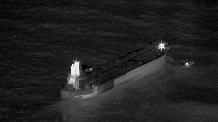 Украйна: Поразени са 12 руски танкера през нощта в Азовско море 