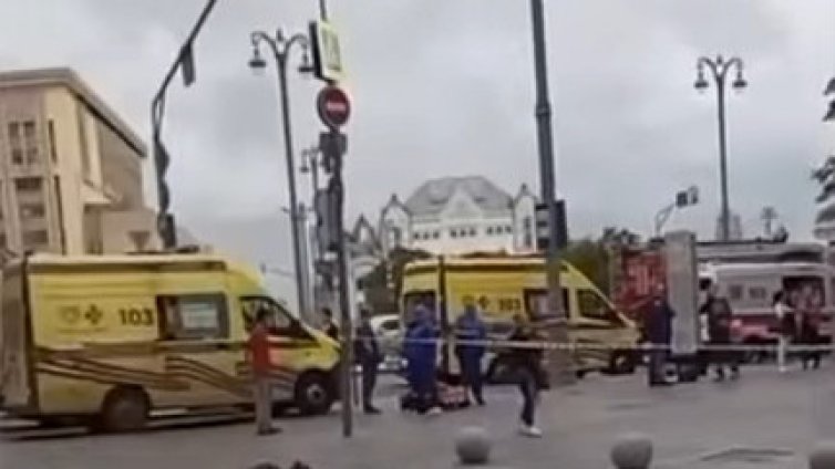 Най-малко един загинал при врив в емблематичен детски магазин в Москва