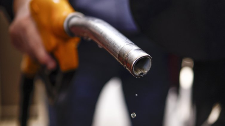 Вървим към 2 евро за литър дизел, цената на горивата не е достигнала своя пик