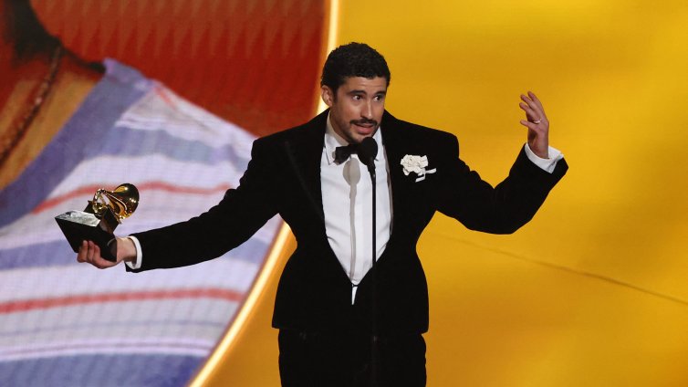 Какво означава триумфа на Бед Бъни за латиноамериканците в САЩ?