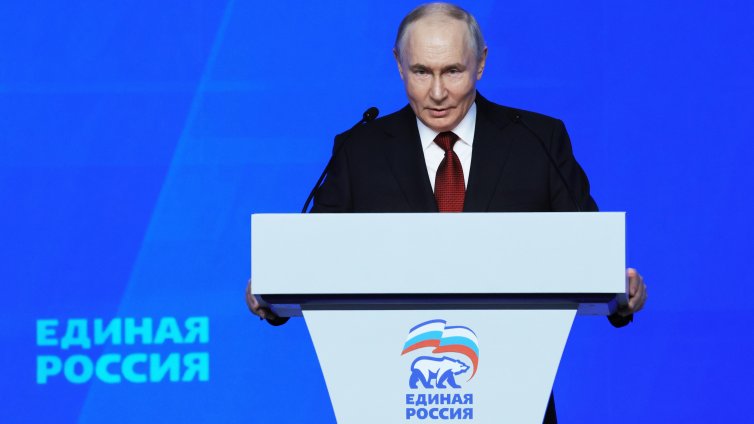 Путин призна: Преминаваме през труден период, обеща да се справи с предизвикателствата 