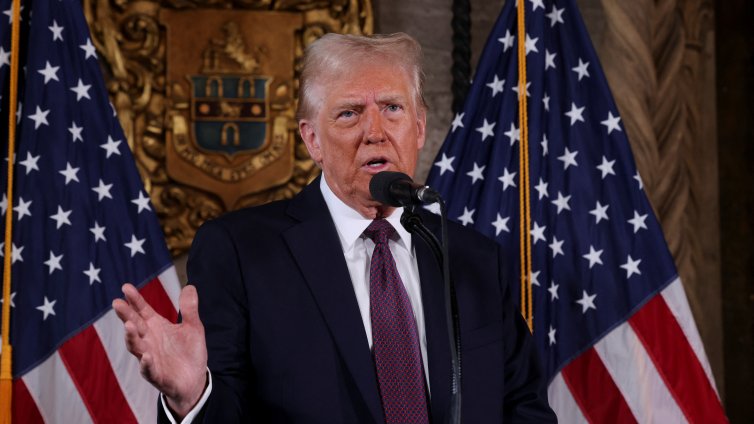 Тръмп обмисля декларация за икономическо извънредно положение