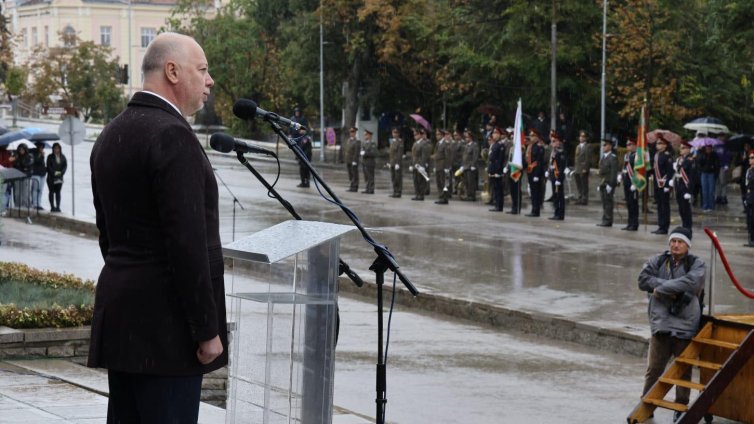 Желязков: Доходната политика в сектора на отбраната ще продължи да се развива