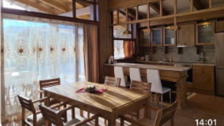 Десетки ужилени с къща за гости, измамник "дарява" парите им на болен СНИМКИ