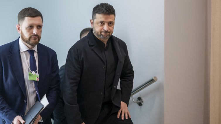 Тристранна среща в ОАЕ: На масата сядат американци, руснаци, украинци