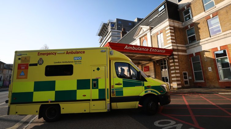 Бившият английски национал Пол Гаскойн е открит в безсъзнание, в болница е