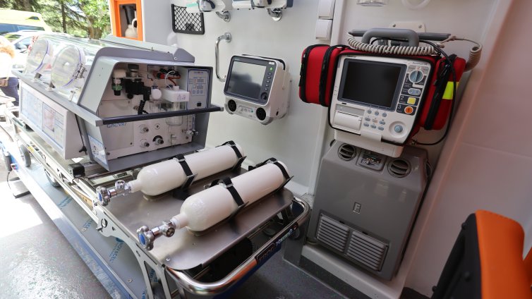 Мъж e с опасност за живота след падане от покрив в Шуменско