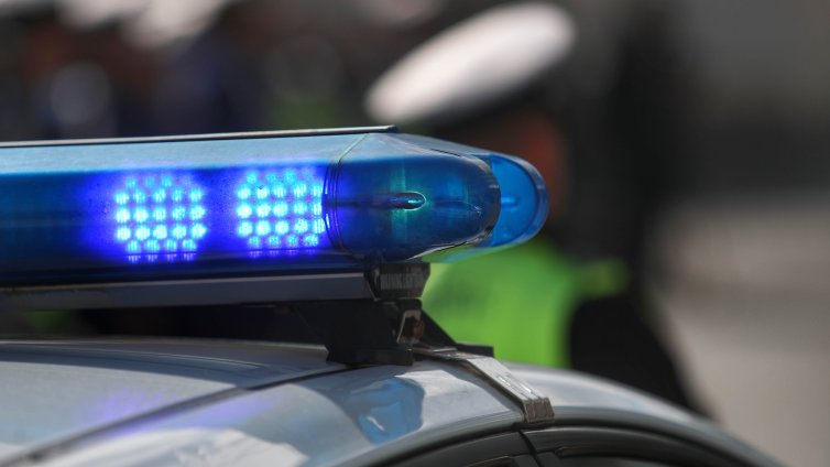 Шофьор се заби в дърво и загина на място