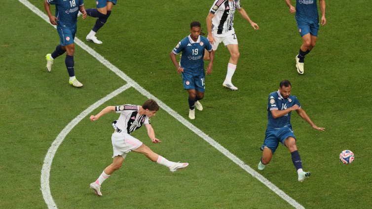 Ювентус си осигури място на 1/8-финалите