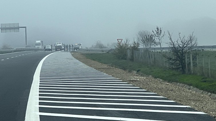 Микробус се удари в ТИР на АМ "Тракия", има един загинал и един пострадал