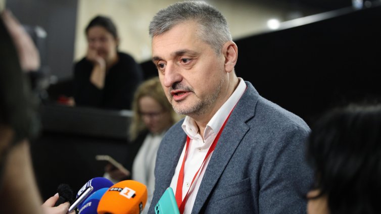 Кирил Добрев: Проблемите в телекомите са технически и нямат връзка с кибератаки