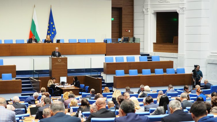 Парламентът закри Комисията за противодействие на корупцията