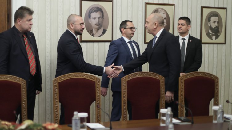 Радостин Василев за боя в НС пред Радев: Заради това се казваме МЕЧ, а не памук ВИДЕО