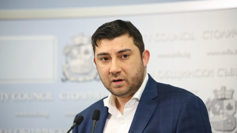 Карлос Контрера: София е в свободно падане