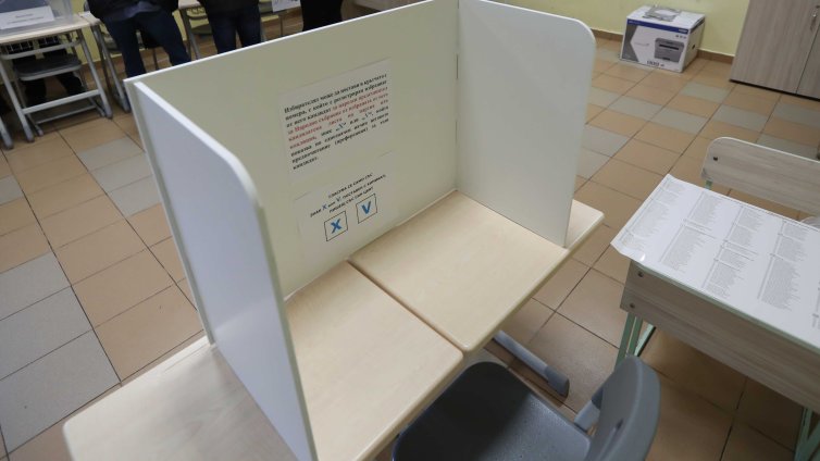 Изборният ден в с. Буковлък започна със скандал