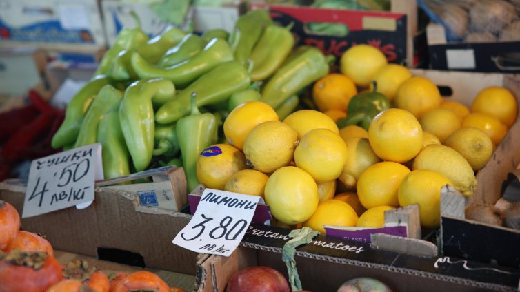 КНСБ: Стоките от малката потребителска кошница са поскъпнали с близо 0,5% за месец