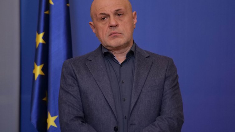 Дончев: Дали поради министри, които ги мързи, по една част от ПВУ нищо не се е случвало