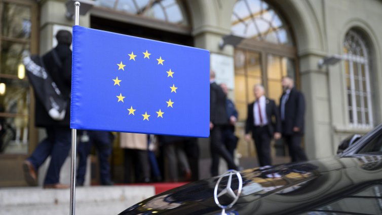 Еврото трудно успява да спечели популярност в Чехия