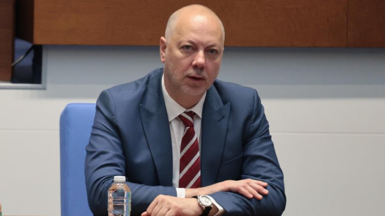 Желязков: Подкрепяме усилията на Тръмп за траен мир в Украйна