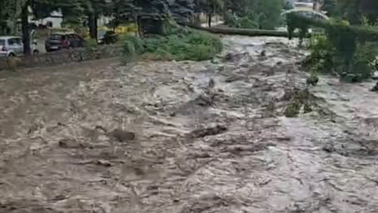 С дрон и термокамери издирват изчезналия след силната буря в Пещера