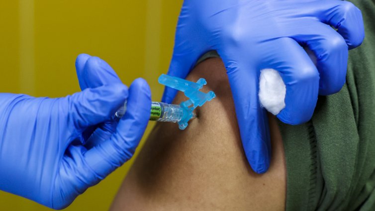 Четиримесечно бебе е хоспитализирано с COVID