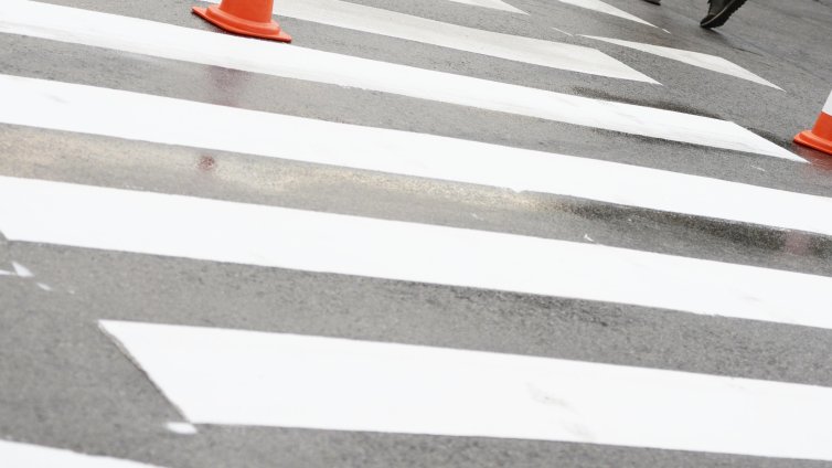 18-годишен шофьор блъсна жена на пешеходна пътека в Казанлък