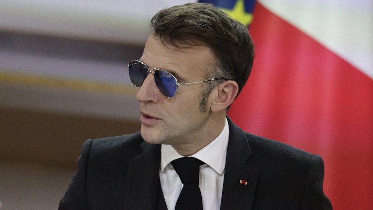 Тежки думи за Макрон: Дете, довело нарцисизма до патологично ниво