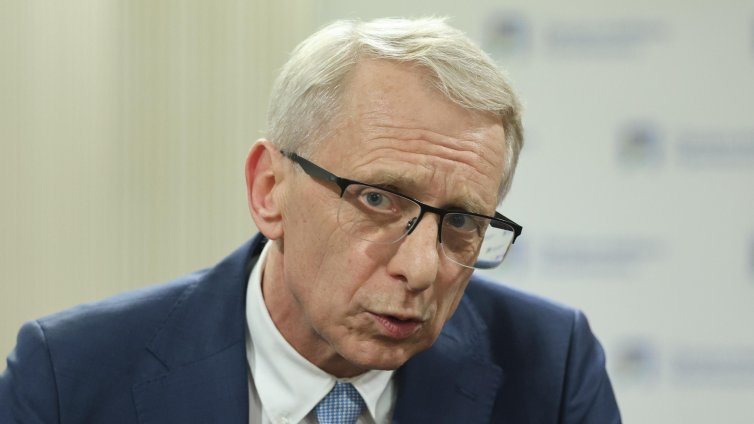 Денков от трибуната: Борисов да освободи България от присъствието си