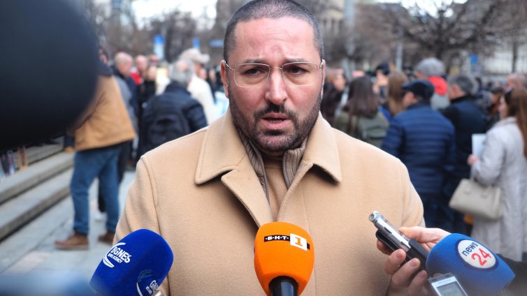 Бащата на Сияна регистрира "Сияние" в ЦИК: Това ще бъде една кауза, няма да е политика