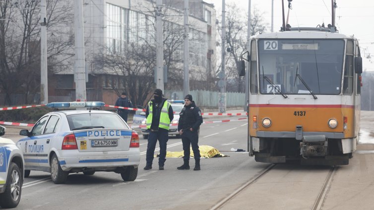 Камион прегази пешеходец в столичния квартал "Слатина"