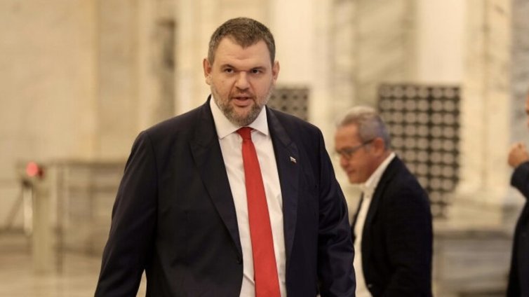 Делян Пеевски поиска "незабавна" оставка на ЦИК