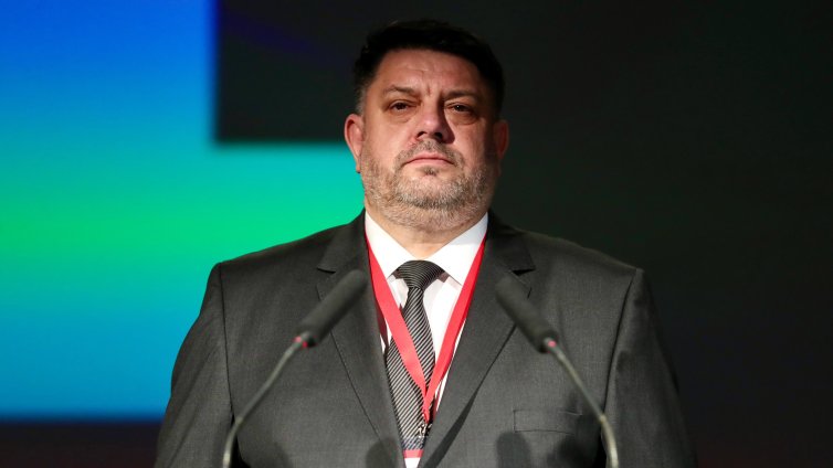 В кадър: Атанас Зафиров подаде оставка като председател на БСП