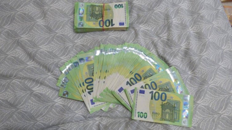Над 60 000&euro; и списъци с имена иззети при акция в Плевенско, задържани са 16 души