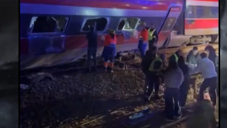 Жертвите на железопътната катастрофа в Испания вече са 39 ВИДЕО