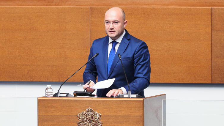 Правосъдният министър за домовете: Има глад за такива услуги