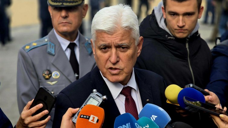 Министерство на отбраната за самолета "Посейдон": Ще остане колкото е необходимо