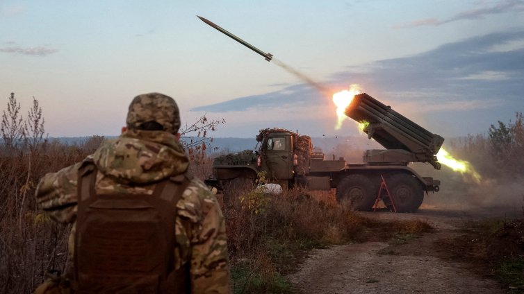 Русия има план за победа, а украинците имат план за оцеляване